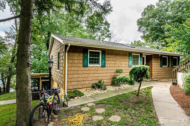 Photo - 31 Cardownie St