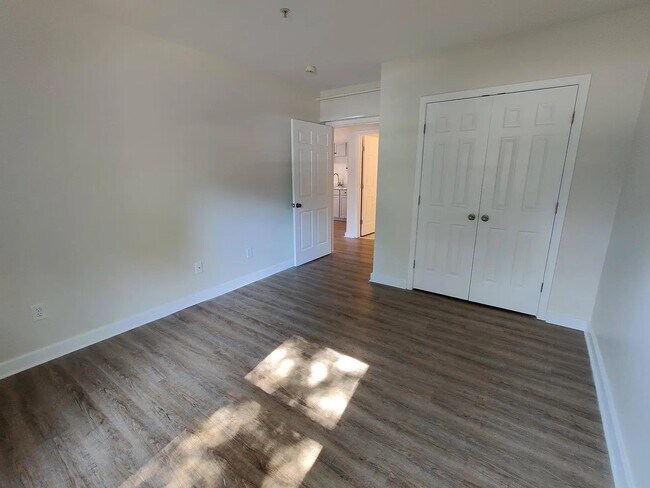 30 Gatehouse Rd Unit 201