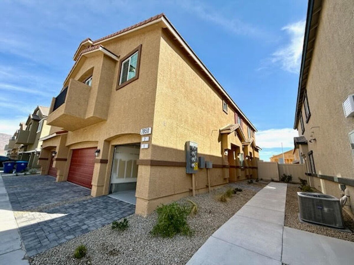 2 Bedroom BRAND NEW Townhouse with Mountai... Townhome Rental in