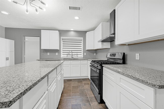 Photo - 705 Holly Springs Ct