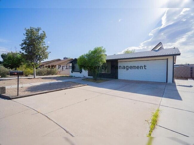 Building Photo - 3142 N 78th Dr