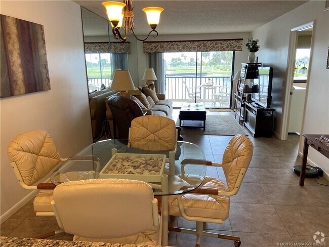 Building Photo - 40 NE Plantation Rd Unit 103 Rental