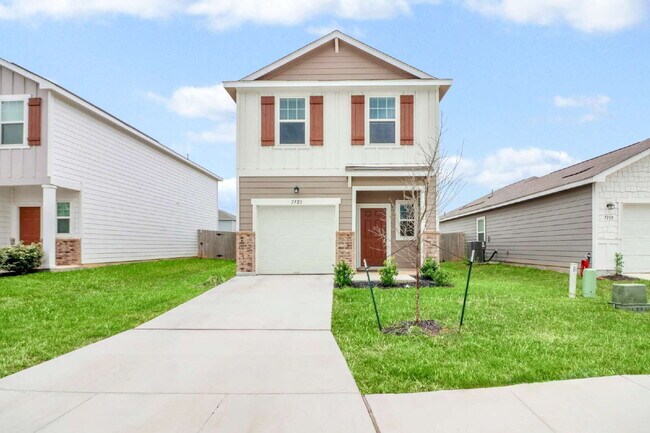 ASK ABOUT FREE APPLICATION FEES THROUGH AUGUST!

"Charming 3-Bedroom Retreat with 2.5 Baths with ...