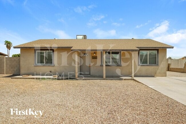 Building Photo - 4322 E Grove St Rental