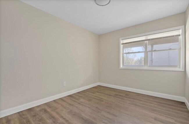 Photo - 474 E Norwich Ave Unit A