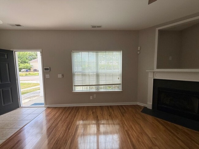 Photo - Move in Ready Three Bedroom Townhome in West Ashley