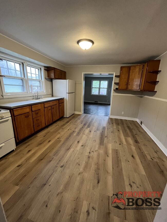 Photo - 4734 Johnson Ave