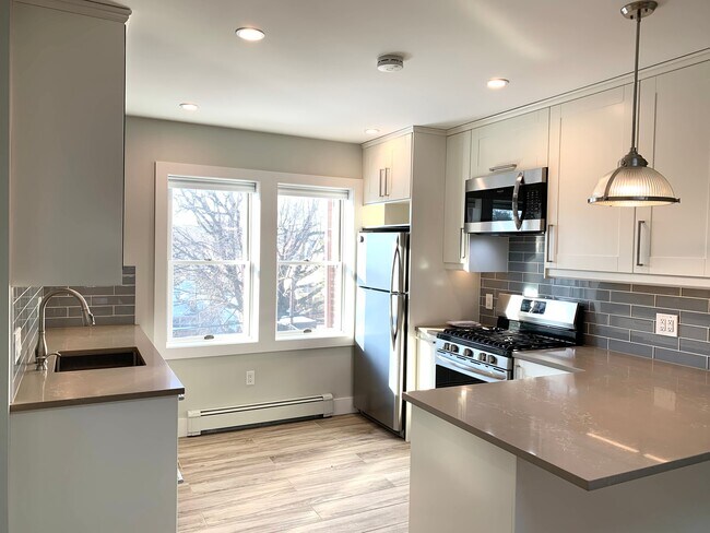 Photo - 99-07 Ascan Ave