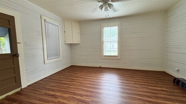 Photo - 9149 Johns St