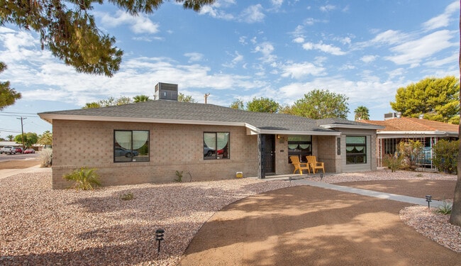 Photo - 2545 E Turney Ave