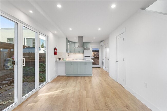 Photo - 1012 Broadway