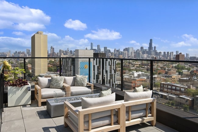 Sundeck - Wicker Park Connection