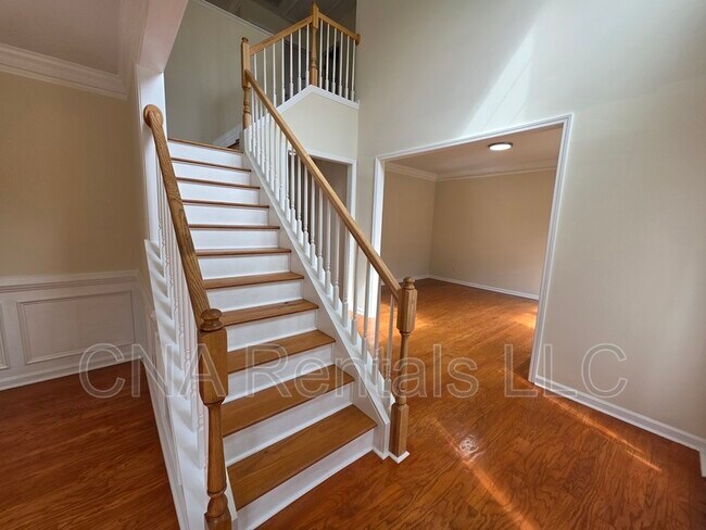 Photo - 1713 Paramore Pl NE