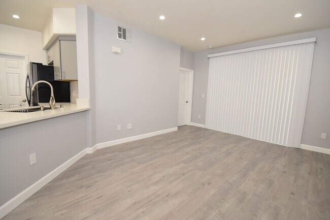 Photo - STUNNING AND MODERN 2 BED 2 BATH CONDO AT ... Unit 108