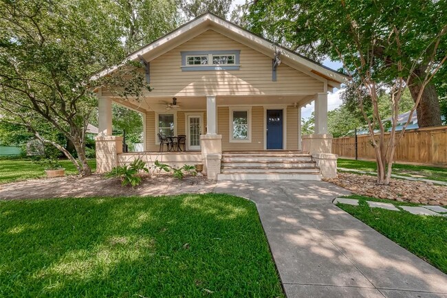 Photo - 122 Venice St House