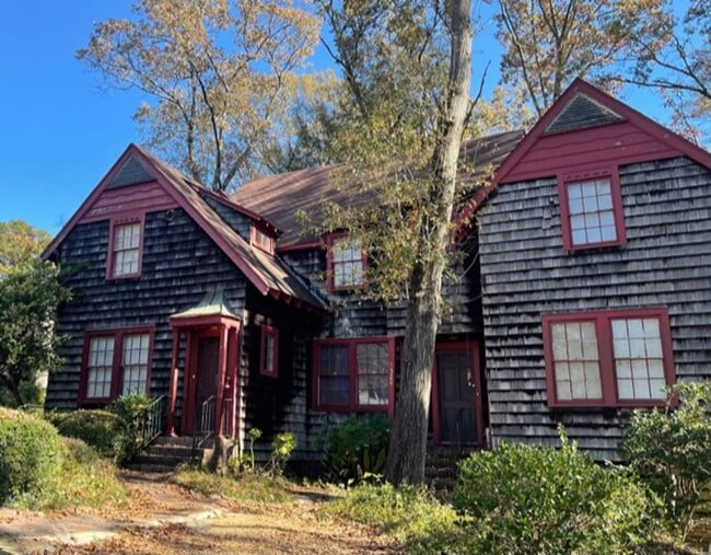Building Photo - 2 bed 1 bath townhome in Belhaven