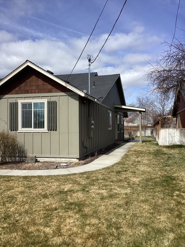 Photo - 1335-1335 NE Del Norte Ave