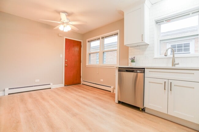 Photo - 8614 W Berwyn Ave Unidad 3