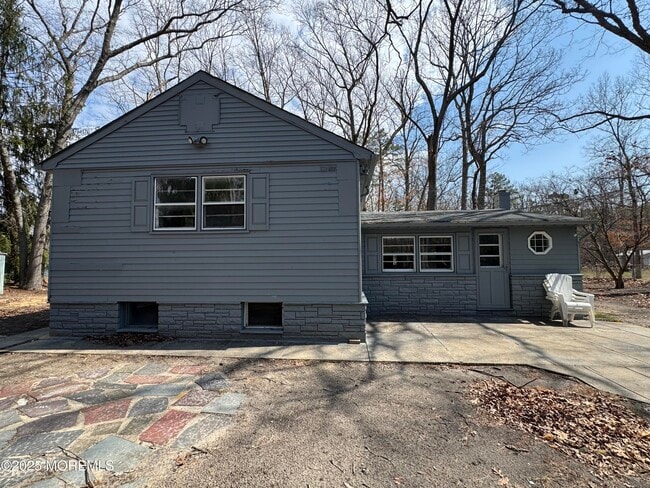 Building Photo - 305 Cherry St Rental