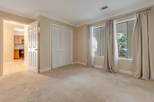 Photo - 303 Westlake Ct