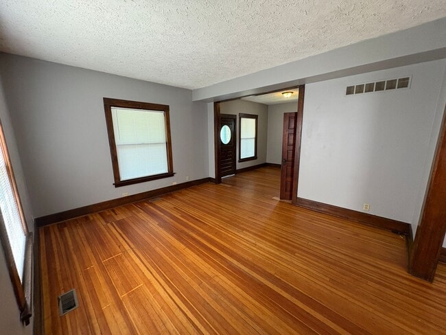 Photo - Charming 3-Bed Home with Spacious Layout &...