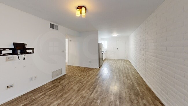 2415 N Columbus Blvd