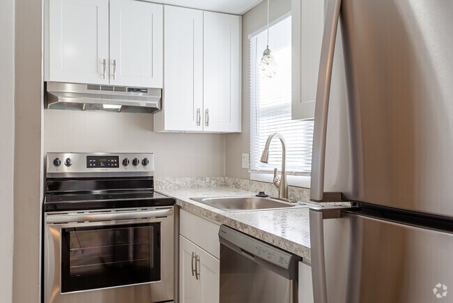 Kitchen - Townhouse Court Apartments