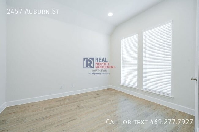 Photo - 2457 Auburn St