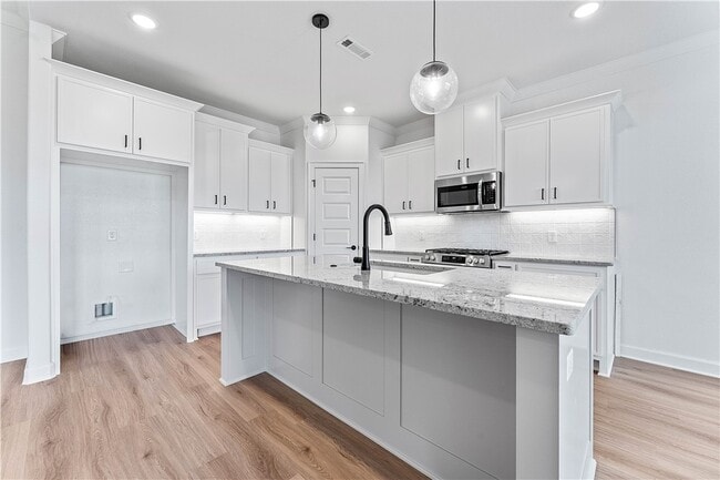 Photo - 803 Jenison Rd