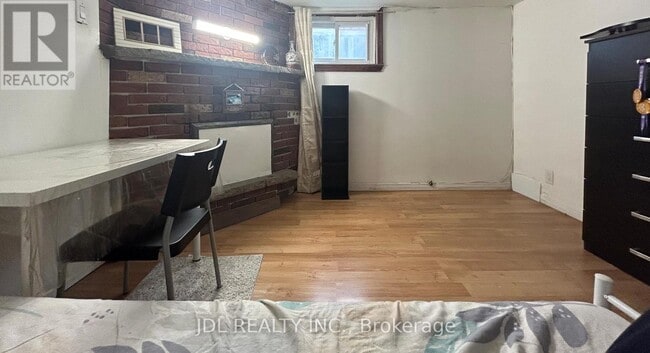 Photo - 19 Maywood Park