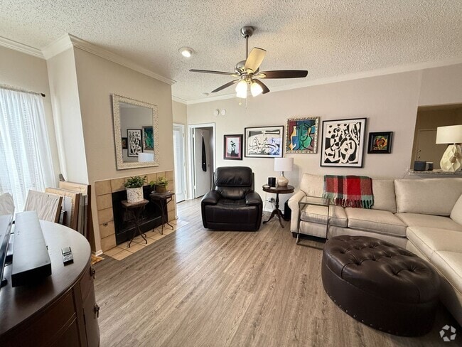 Building Photo - 5735/5737 N Scout Island Cir Unit 5737 Rental