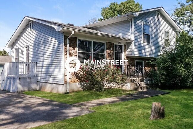 Photo - 4 Bedroom Pet-Friendly Home in Louisville,...