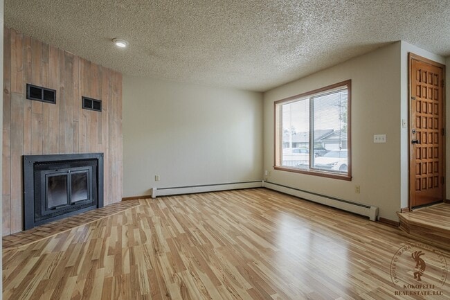Photo - 1305 Wellington Ave