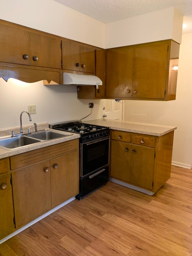 Pine Grove Apartments