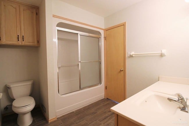 Photo - 15 Falcon Ave W