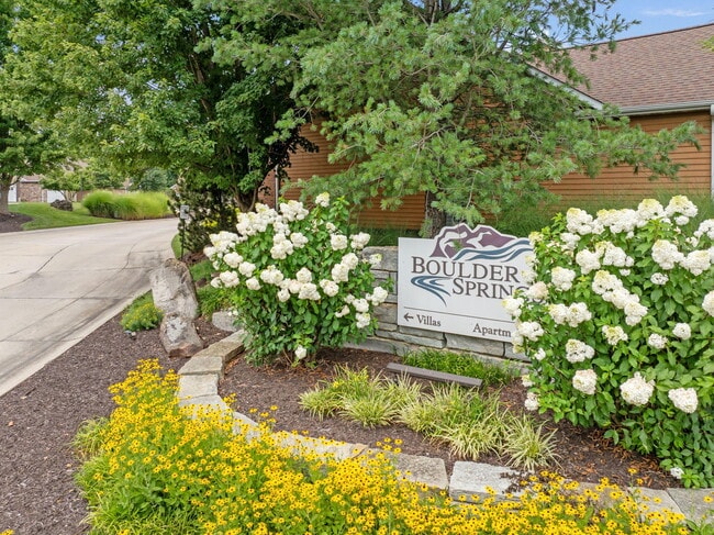 Photo - 2420 Boulder Springs Dr