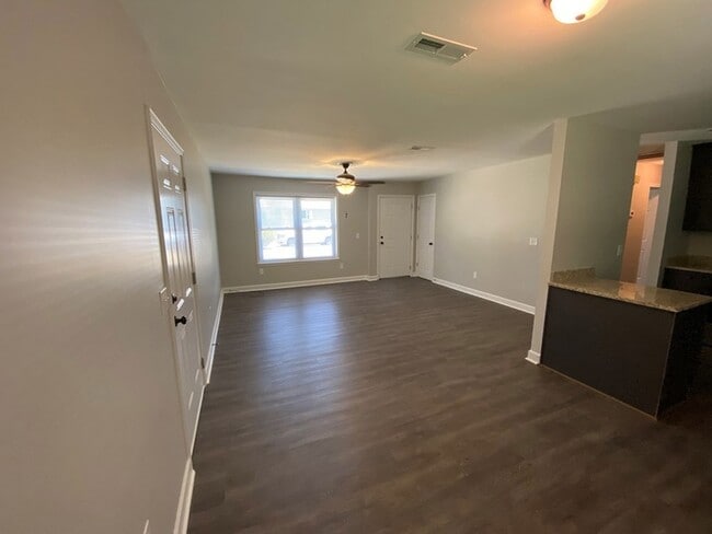 Photo - 902 Landview Dr