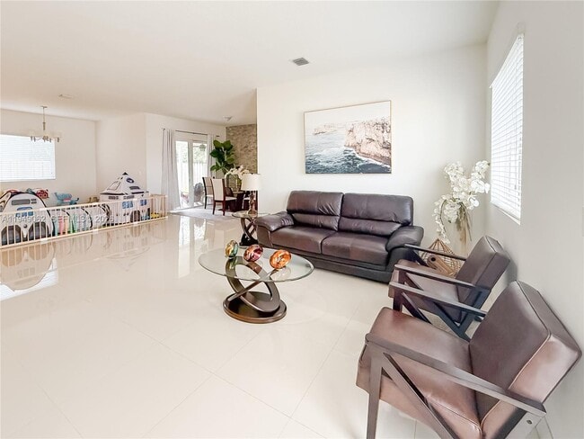 Photo - 17931 SW 152nd Ave