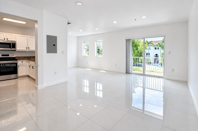 Building Photo - 8800 NW 97th Ave Unit 207