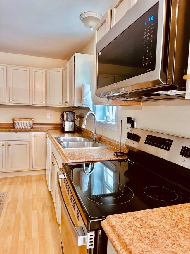 Photo - 12 Owens Way Unit 3