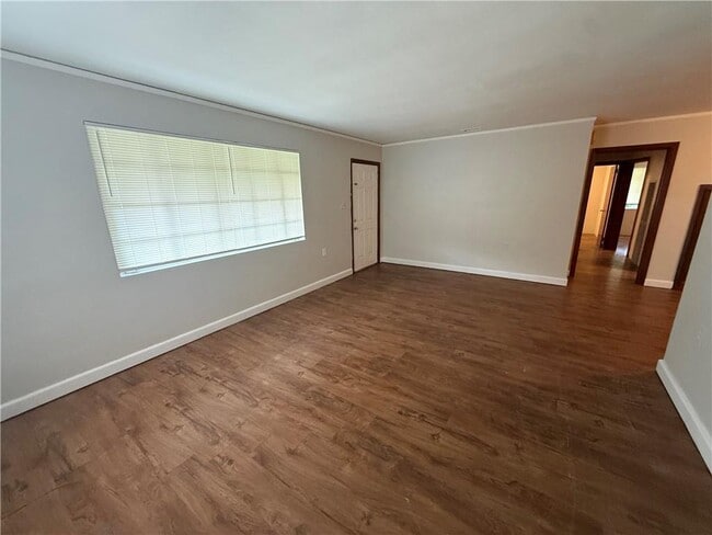 2210 Ellen Dr