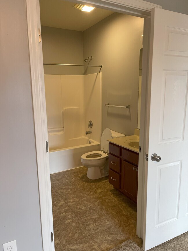 Cave Mill Apartments Bowling Green, KY