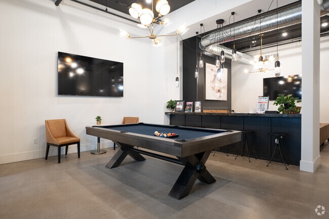 Leasing Office - Evans Farm