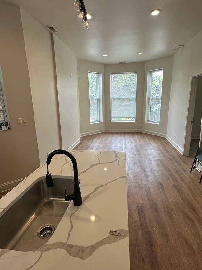 Photo - 6613 S Vernon Ave