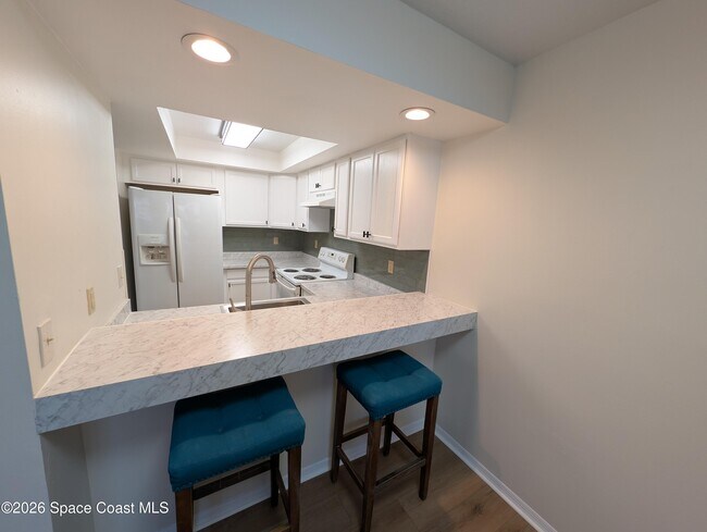 Photo - 3112-3121 Sir Hamilton Cir Unit Bldg K