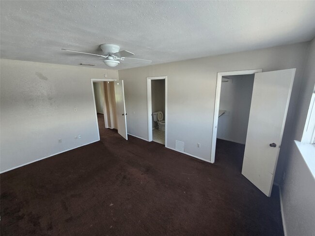 Building Photo - 7045 Chasewood Dr Unit True