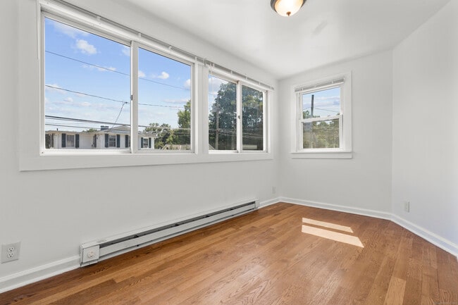 Photo - 768 Stratford Ave