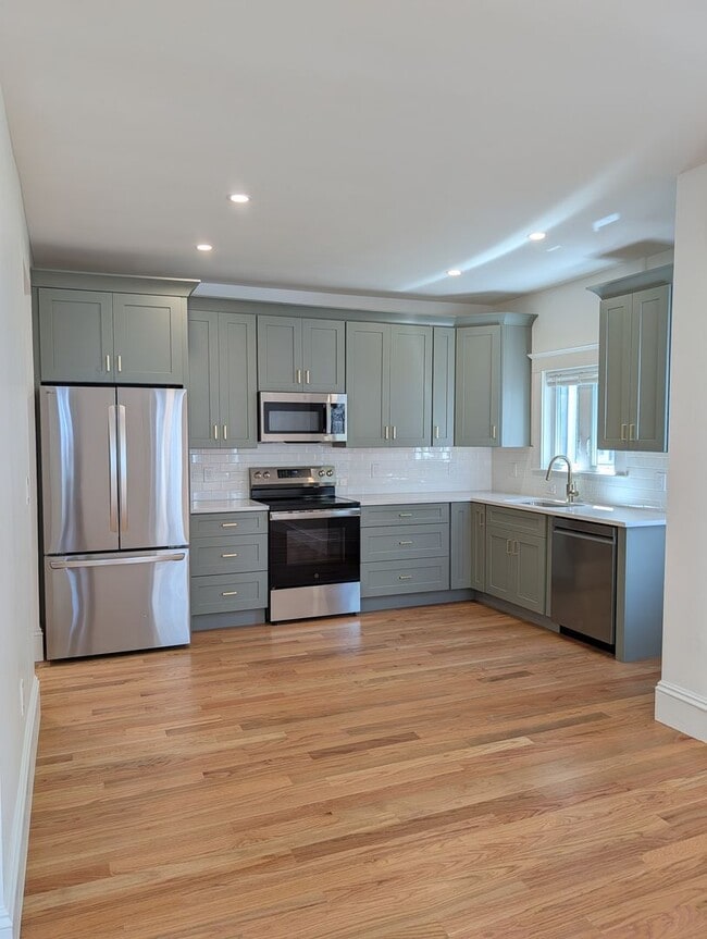 Building Photo - 56 Bakersfield St Unit 1