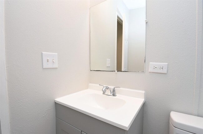 12767 Roy Harris Loop