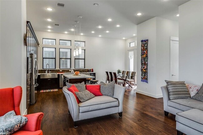 Photo - 2612A Polk St Unit B